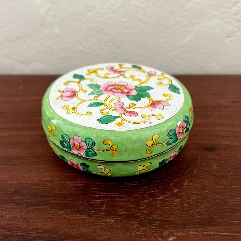 Antique Chinese Cloisonne Enamel Rose Round Lidded Trinket Jewelry Dish Box